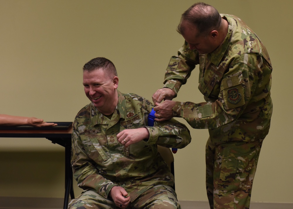 18th AF commander, command chief visit Team McChord