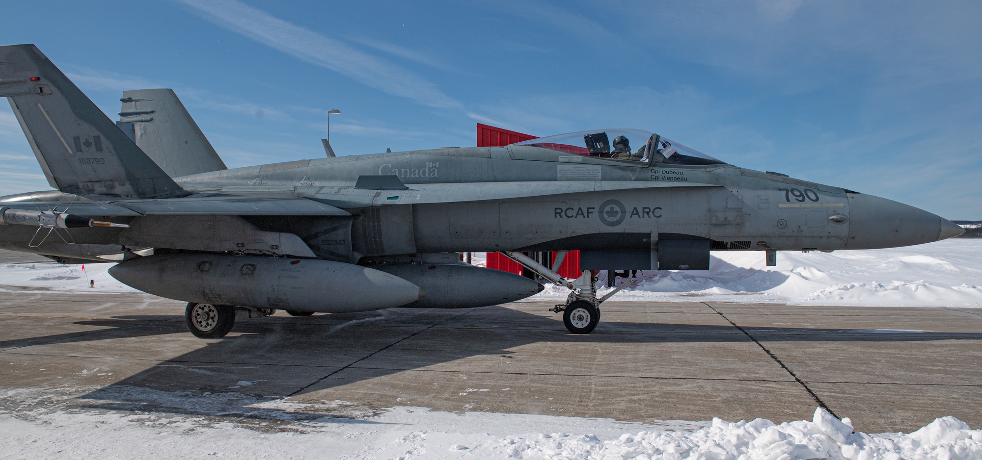 カナダ軍  CANADIAN AIR FORCE TYPE IV DVIDS - Images - Operation Noble Defender [Image 10 of 12]
