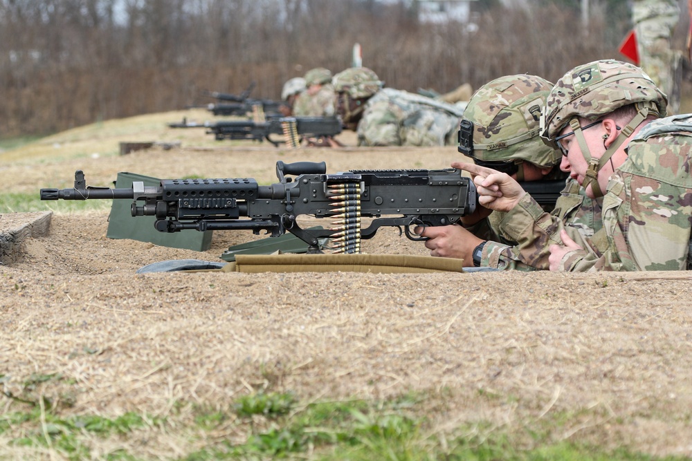 HHBn Soldiers qualify on the M240B