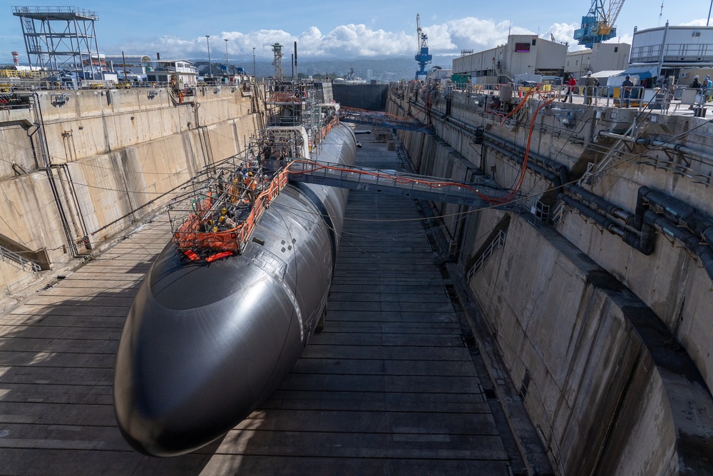 PHNSY &amp; IMF successfully undocks USS Topeka (SSN 754)