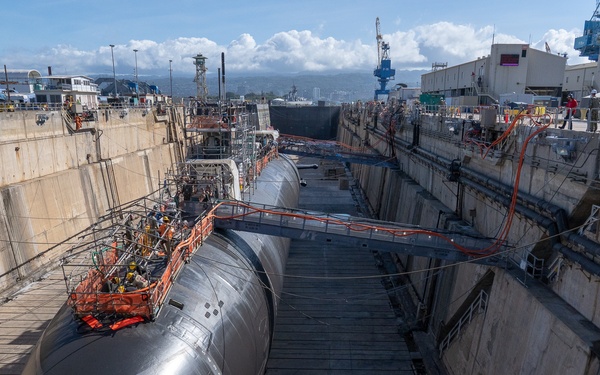 PHNSY &amp; IMF successfully undocks USS Topeka (SSN 754)