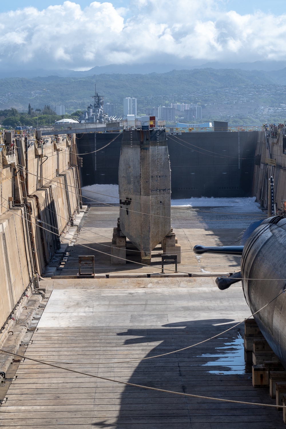 PHNSY &amp; IMF successfully undocks USS Topeka (SSN 754)