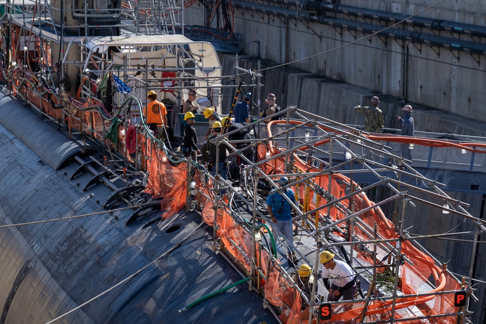 PHNSY &amp; IMF successfully undocks USS Topeka (SSN 754)