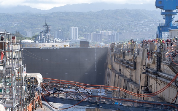 PHNSY &amp; IMF successfully undocks USS Topeka (SSN 754)