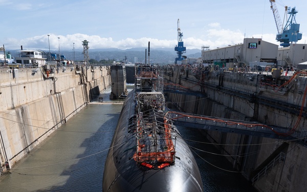 PHNSY &amp; IMF successfully undocks USS Topeka (SSN 754)