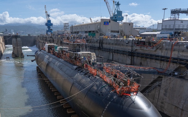 PHNSY &amp; IMF successfully undocks USS Topeka (SSN 754)