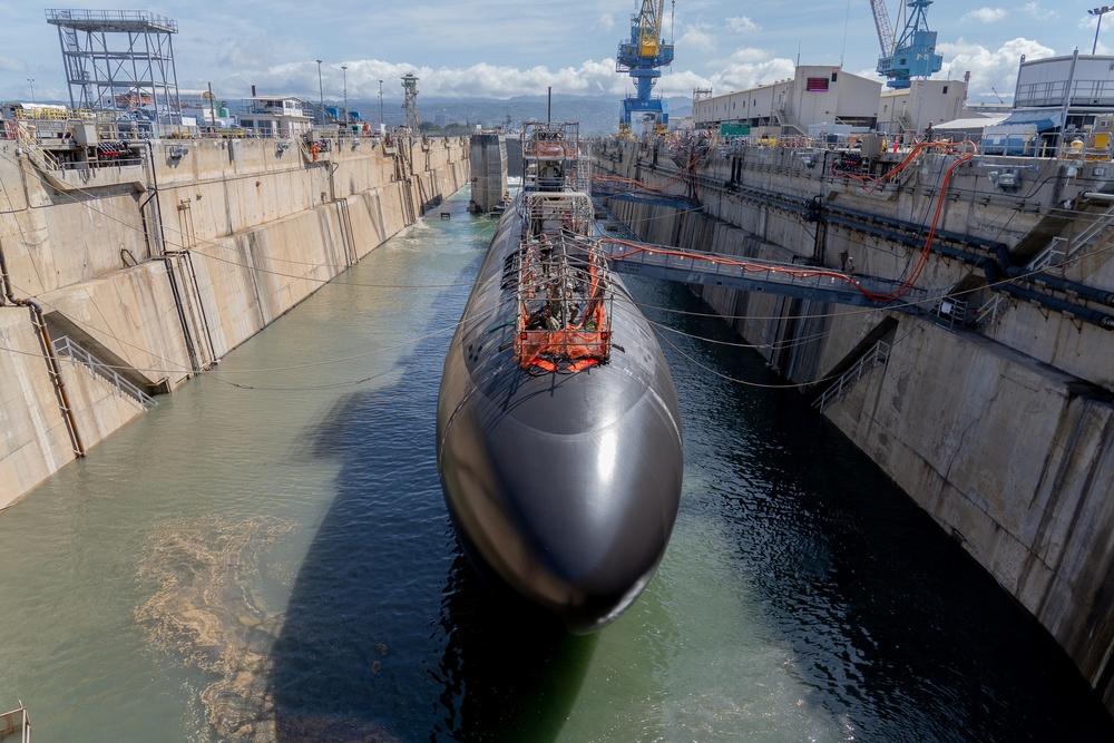 PHNSY &amp; IMF successfully undocks USS Topeka (SSN 754)