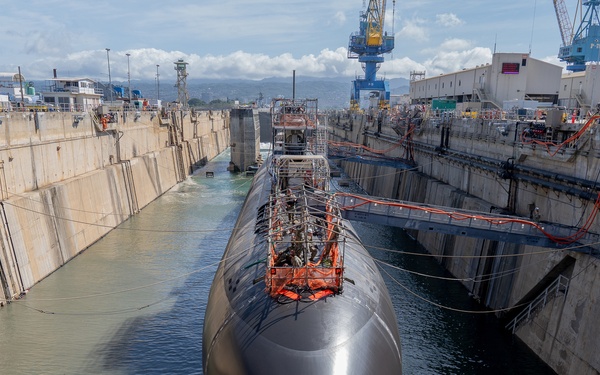 PHNSY &amp; IMF successfully undocks USS Topeka (SSN 754)