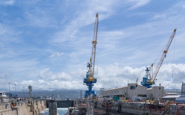 PHNSY &amp; IMF successfully undocks USS Topeka (SSN 754)