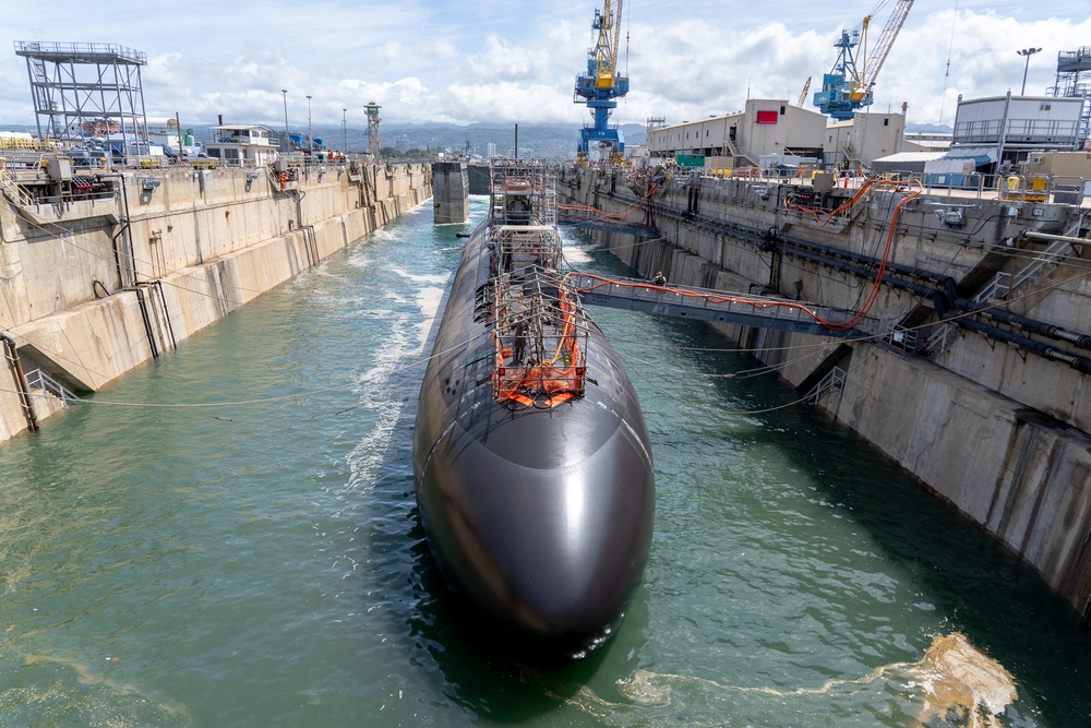 PHNSY &amp; IMF successfully undocks USS Topeka (SSN 754)