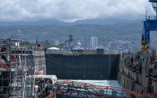PHNSY &amp; IMF successfully undocks USS Topeka (SSN 754)