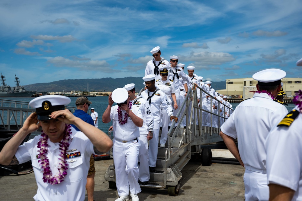 USS Minnesota Arrives at Pearl Harbor