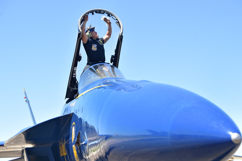 BLUE ANGELS - NAS JRB NEW ORLEANS