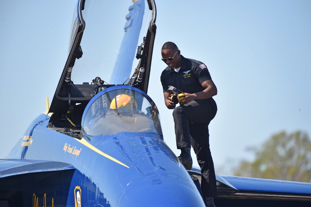 BLUE ANGELS - NAS JRB NEW ORLEANS