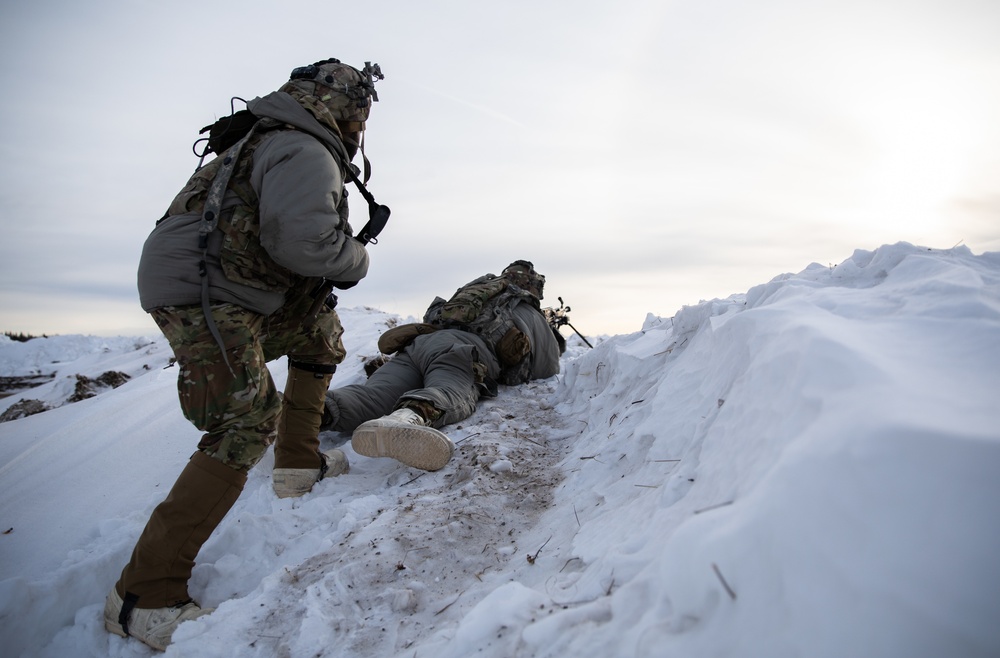 Infantrymen Execute Defensive Tactics