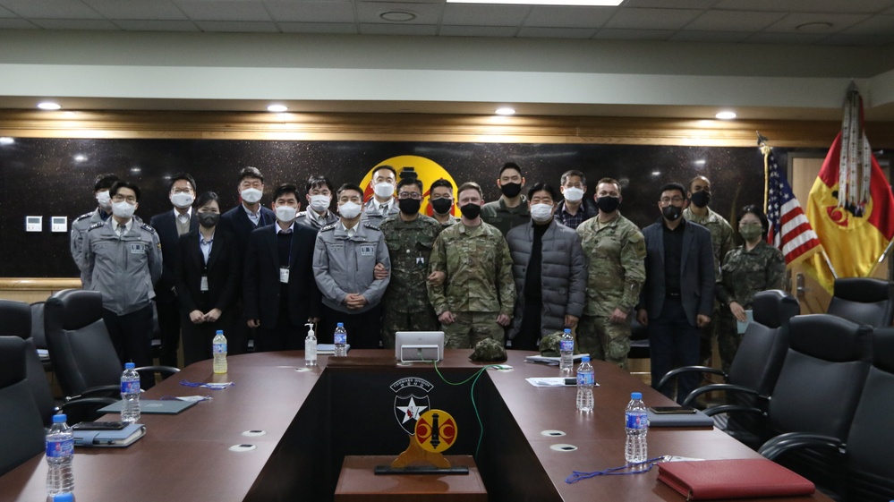 RoK Army Leaders in 2nd Infantry Division meet with Korean National Police to Discuss Peace During Training