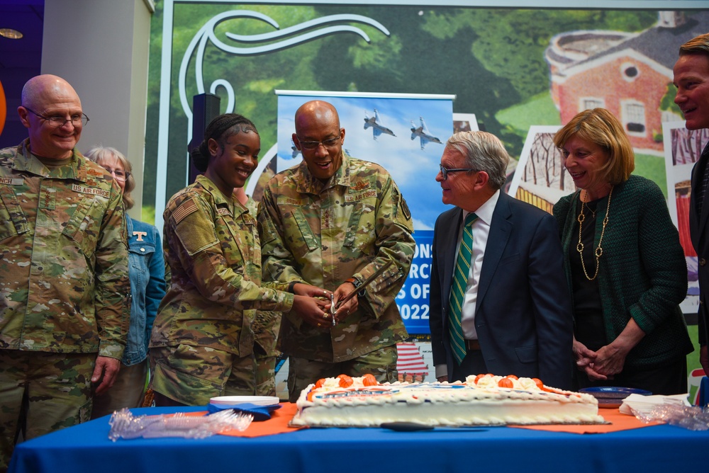 Air Force leaders celebrate USAF 75th anniversary at Big Hoopla