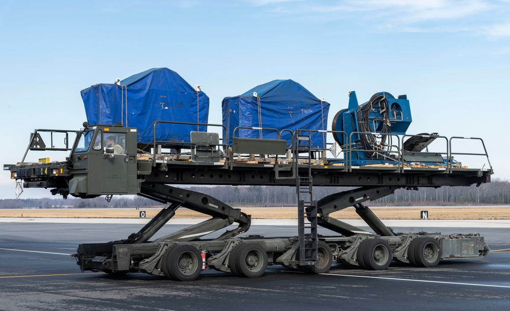 9th AS, 436th APS support US Navy salvage and diving efforts
