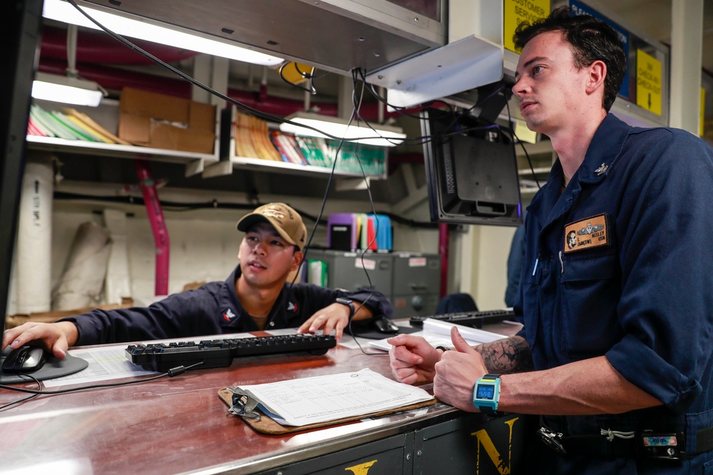 Abraham Lincoln Sailors conduct maintenance