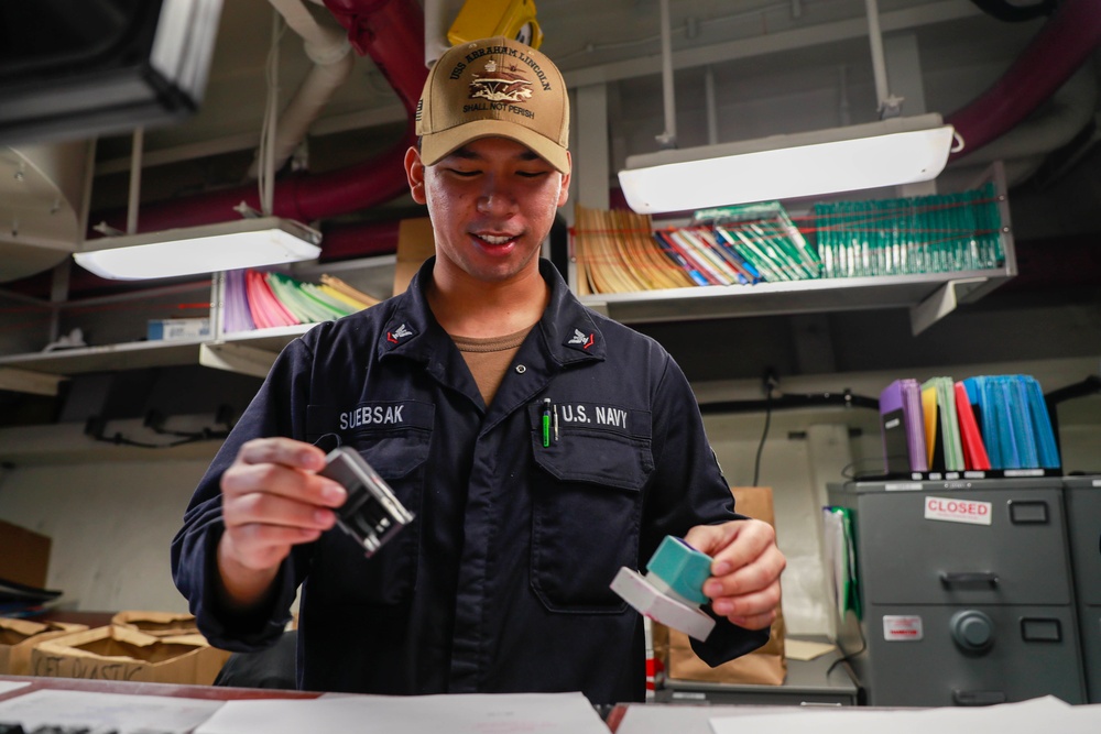 Abraham Lincoln Sailors conduct maintenance