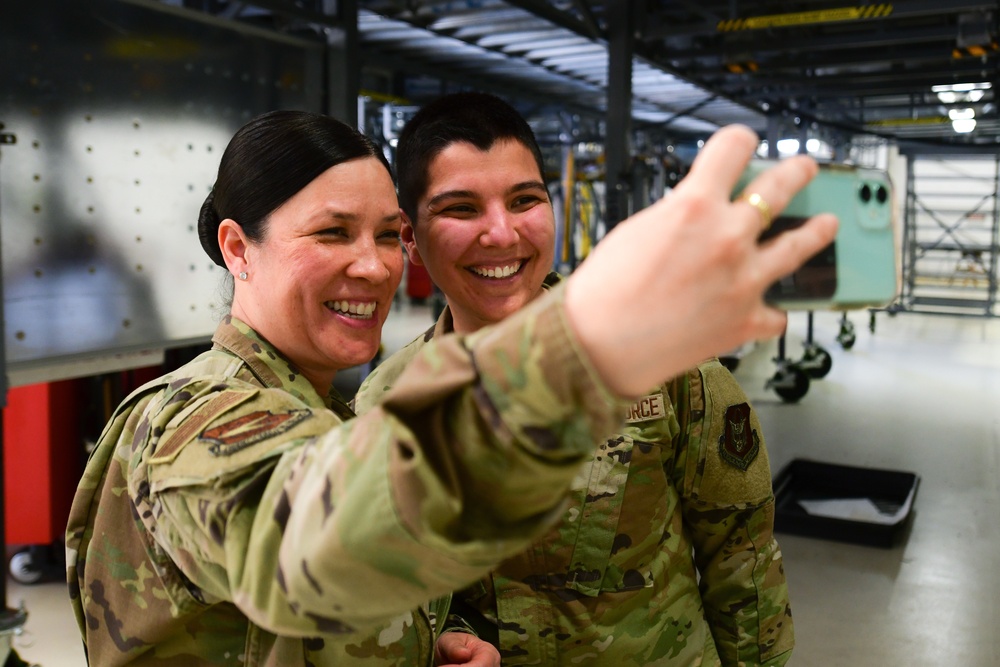 22nd Air Force Commander and Command Chief visit YARS
