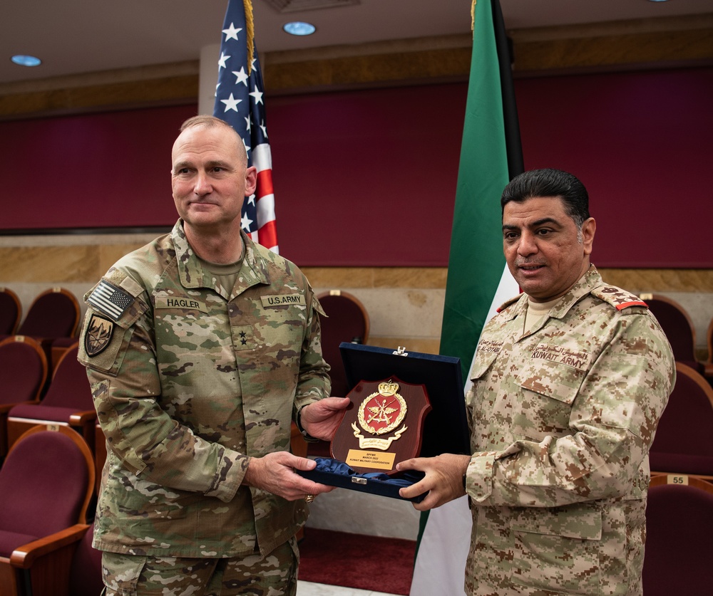 DVIDS - Images - U.S. senior military leaders meet with Kuwait military ...