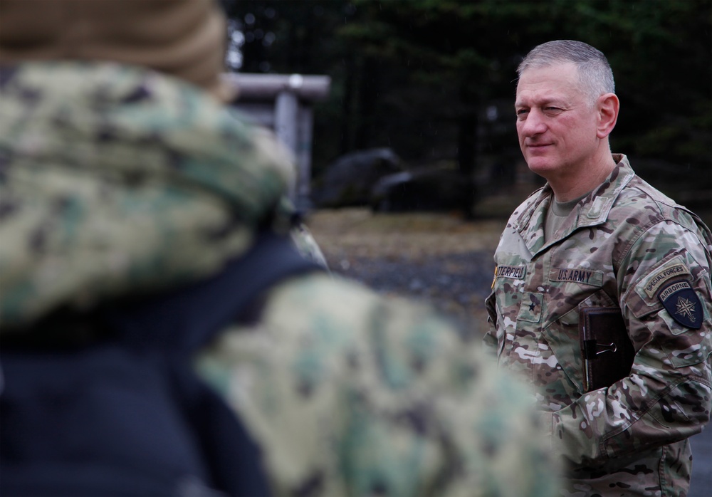 SOCNORTH Commander visits SEALs in Kodiak, Alaska