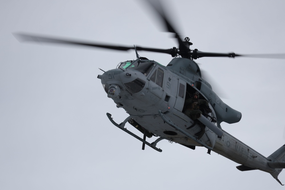 U.S. Marines fly with Norwegian Maritime Helicopter Wing commander