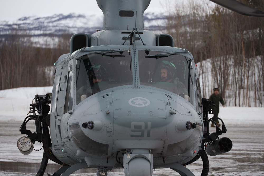 U.S. Marines fly with Norwegian Maritime Helicopter Wing commander