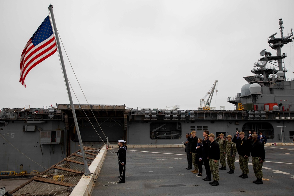 Governor Glenn Youngkins Arlington ship tour