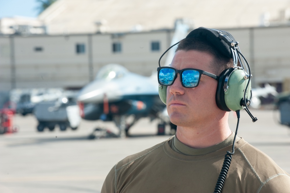 Maintainers enable adversarial tactics during exercise Pacific Raptor