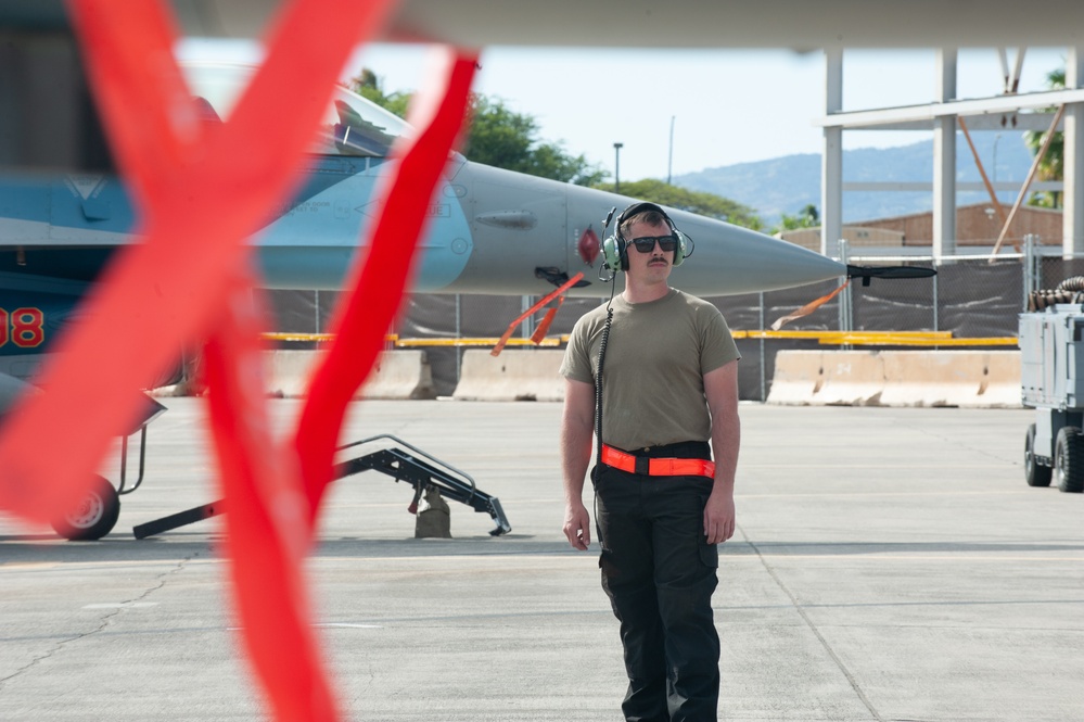 Maintainers enable adversarial tactics during exercise Pacific Raptor