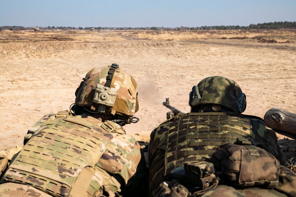 Live fire range training alongside our Polish Allies