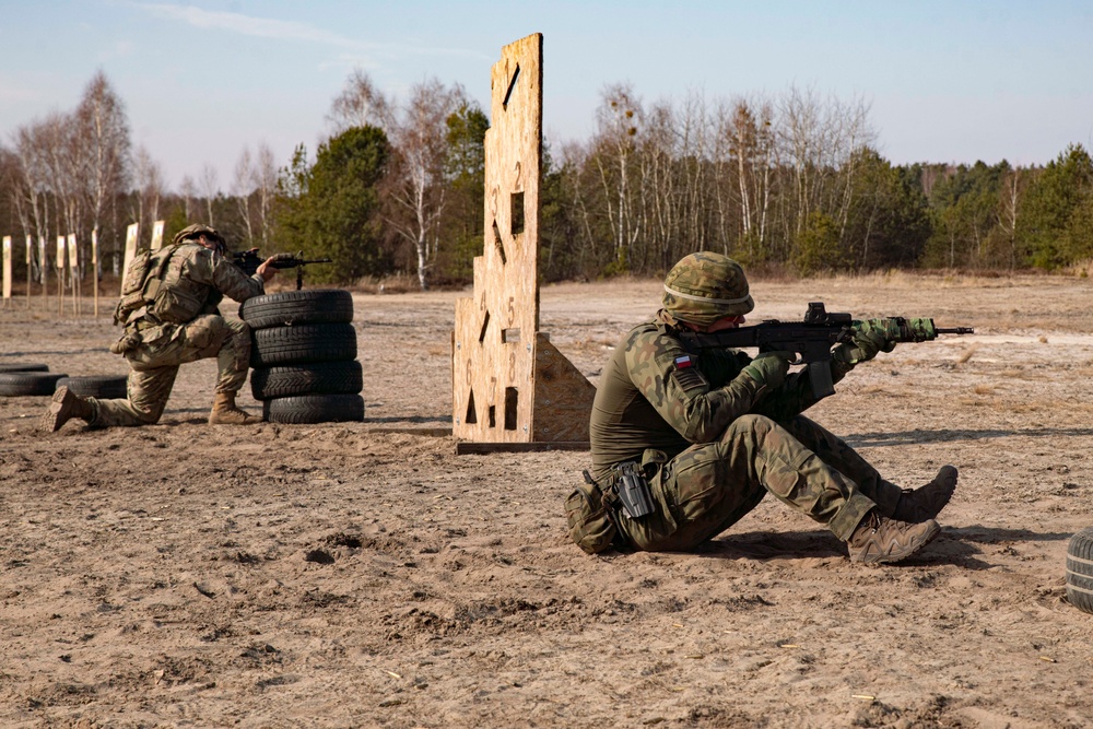 Live fire range training alongside our Polish Allies