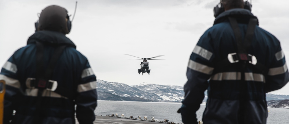 RNLAF and 3/6 Conduct CASEVAC Drill Aboard HNLMS Rotterdam for Exercise Cold Response 22