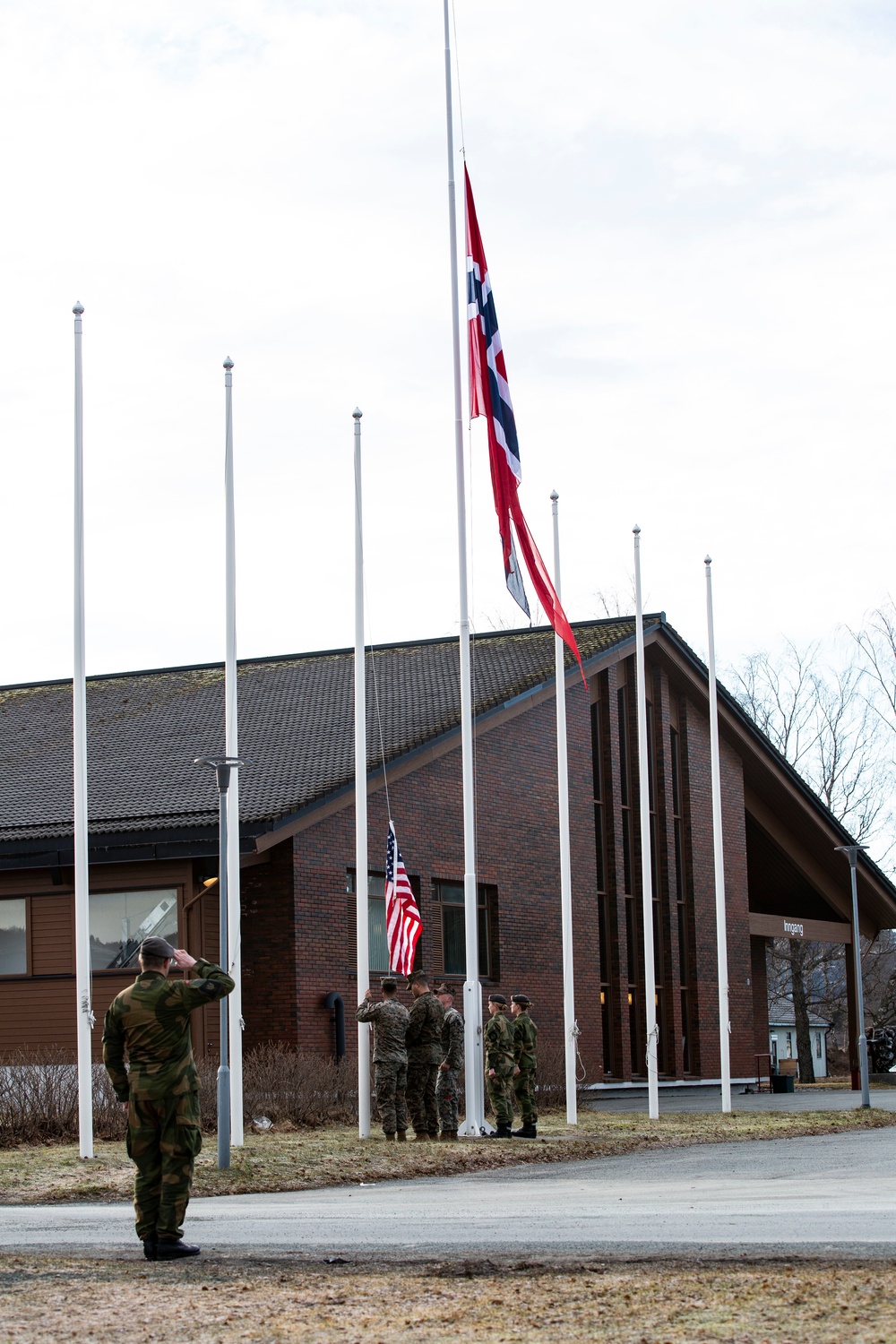 Half-mast ceremony held by Norwegians and Marines
