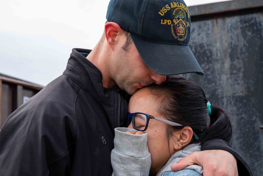 USS Arlington Sailors Say Goodbye Before Deployment