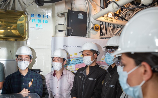 USS Ronald Reagan (CVN 76) U.S. Naval Hospital Yokosuka Physicians Tour