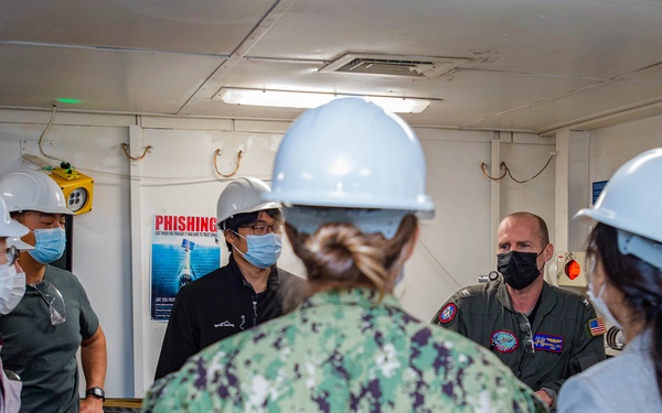 USS Ronald Reagan (CVN 76) U.S. Naval Hospital Yokosuka Physicians Tour