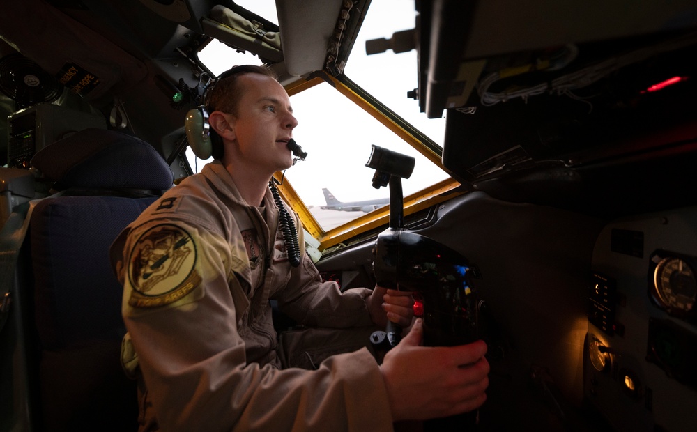 340th EARS refuels E-3 Sentry