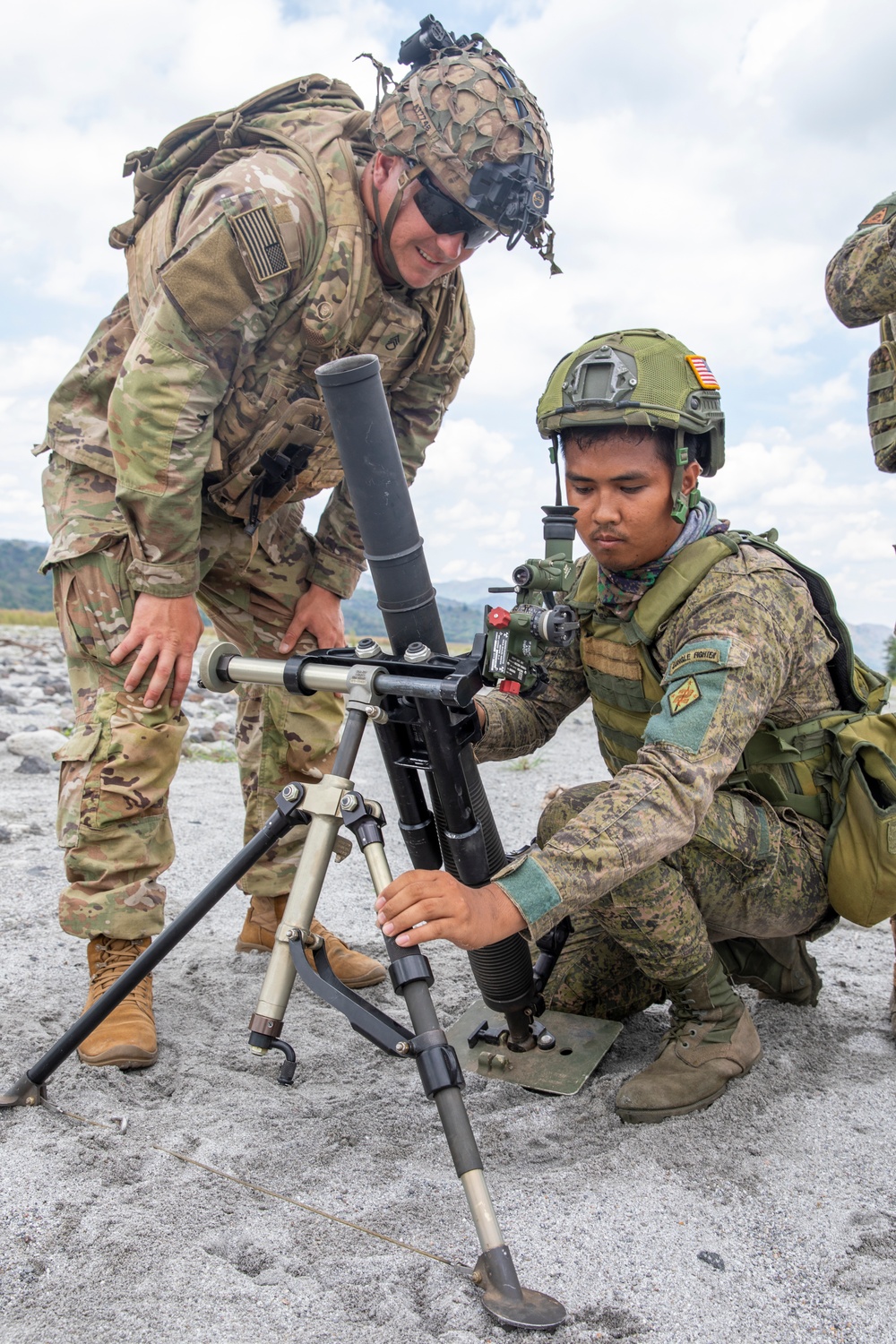 U.S. and Philippine Army mortarmen conduct combined mortar training during Salaknib 2022