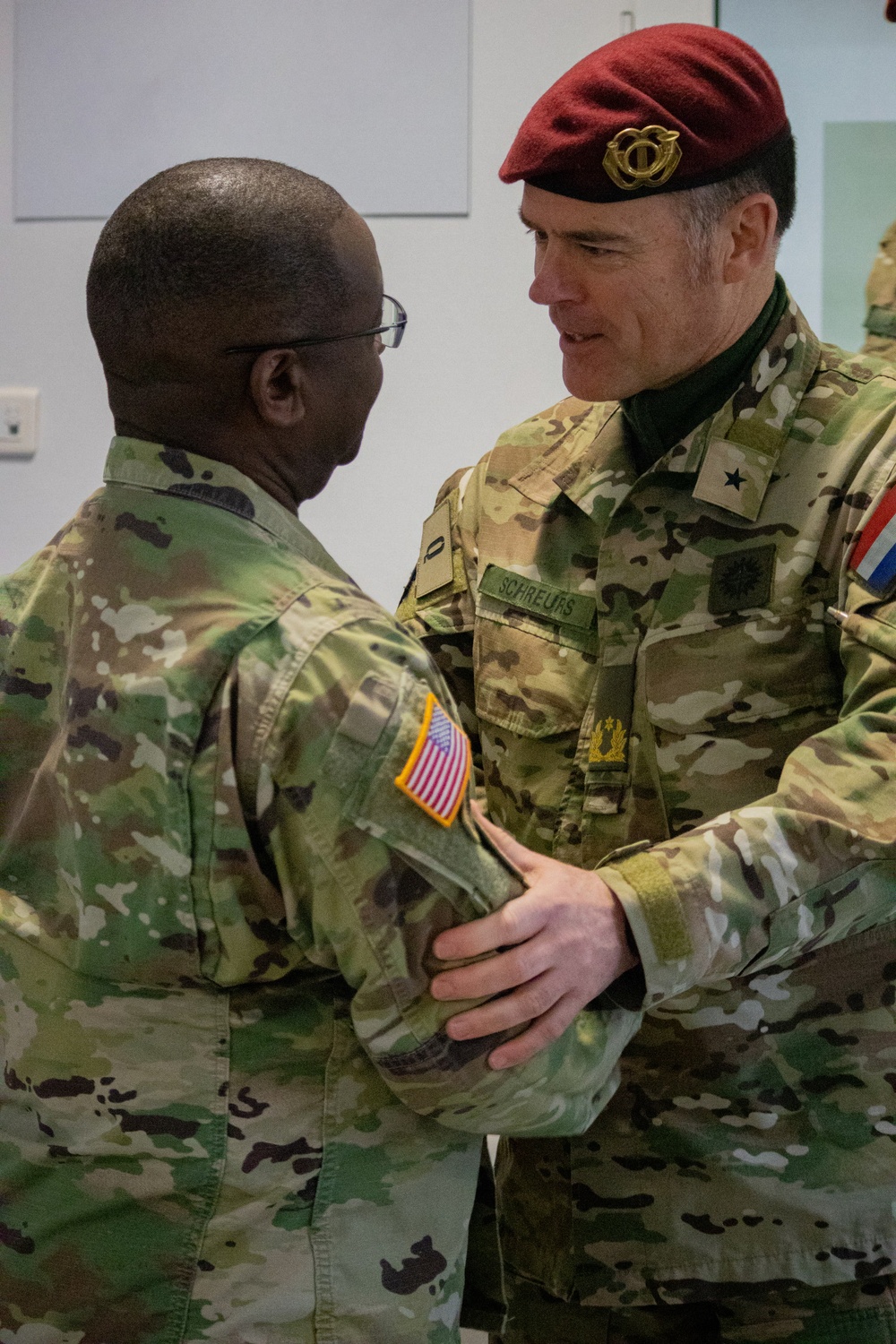 U.S. Army Area Support Group-Black Sea Commander meets with Netherlands Army 11th Air Assault Brigade Commander