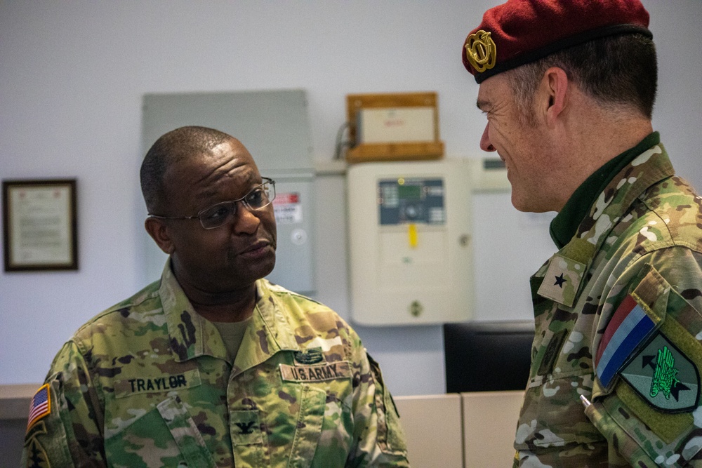 U.S. Army Area Support Group-Black Sea Commander meets with Netherlands Army 11th Air Assault Brigade Commander
