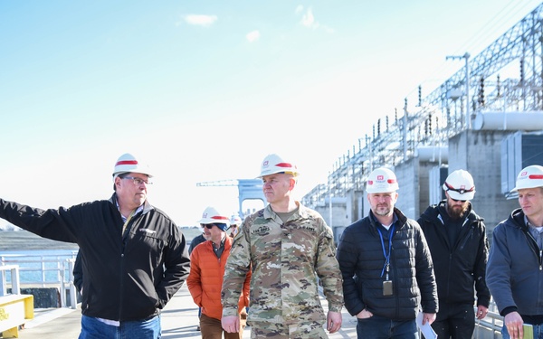 US Army Corps of Engineers leaders at McNary Lock and Dam