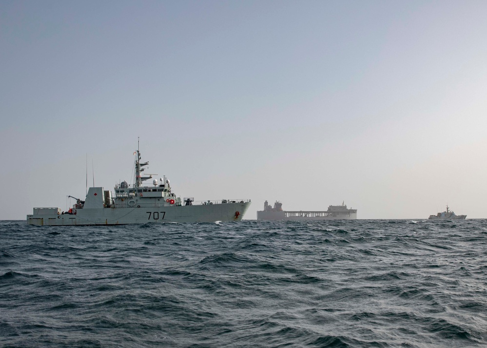 USS Hershel &quot;Woody&quot; Williams (ESB 4) Conducts a Passing Exercise with the Royal Canadian Navy