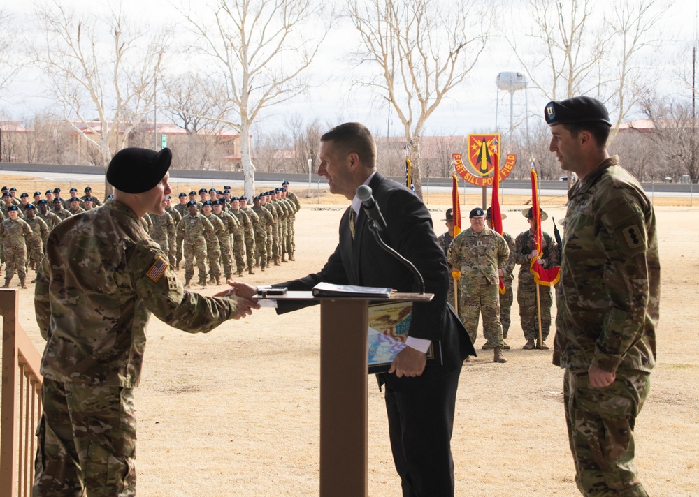 Retired SMA Dailey welcomes new Soldiers to the Army