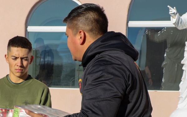 Albuquerque Marines participate in food drive.