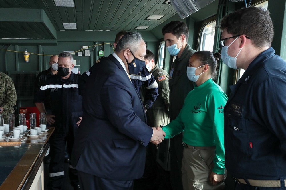 Secretary of the Navy visits French aircraft carrier Charles de Gaulle