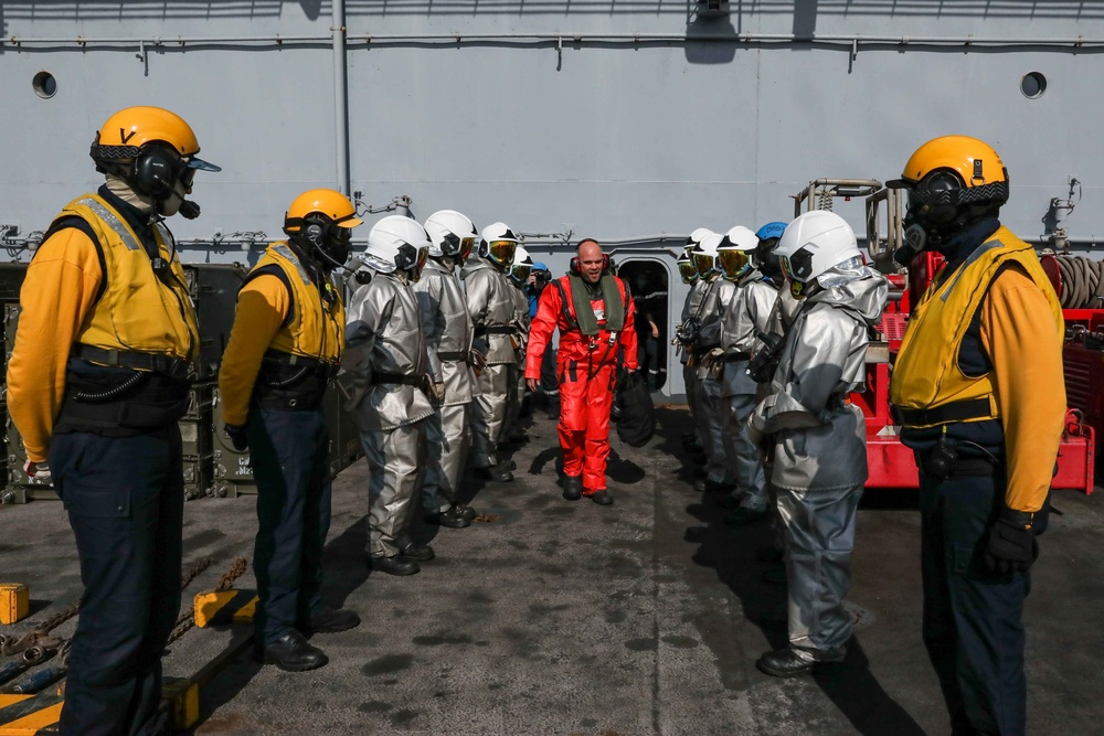 USS Ross commanding officer visits French aircraft carrier Charles de Gaulle