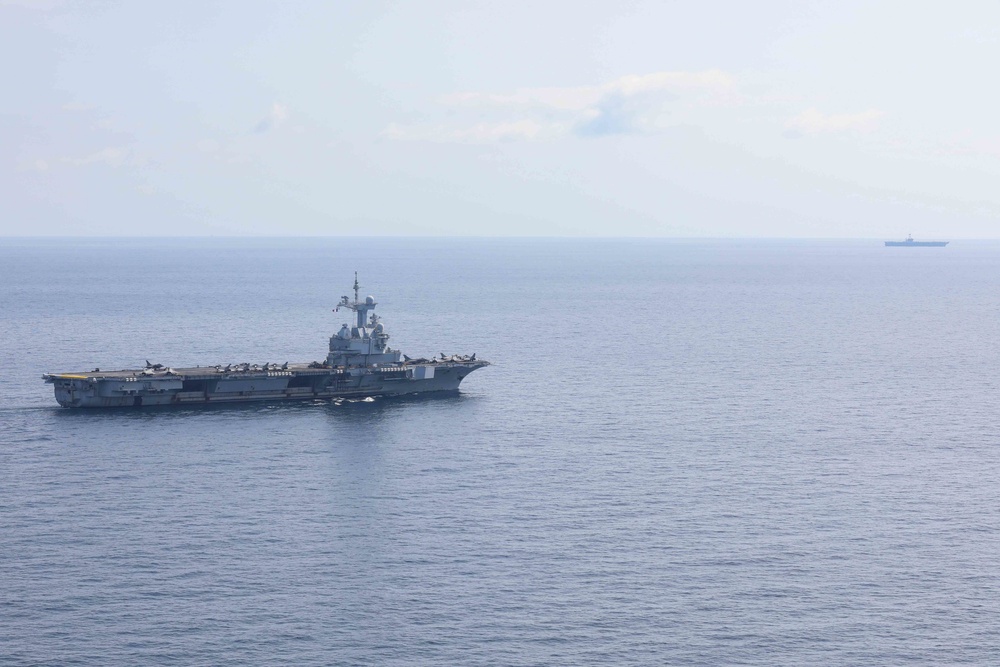 USS Ross commanding officer visits French aircraft carrier Charles de Gaulle